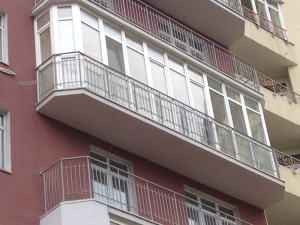 Остеклить балкон выгодно с компанией «Окна Проект»